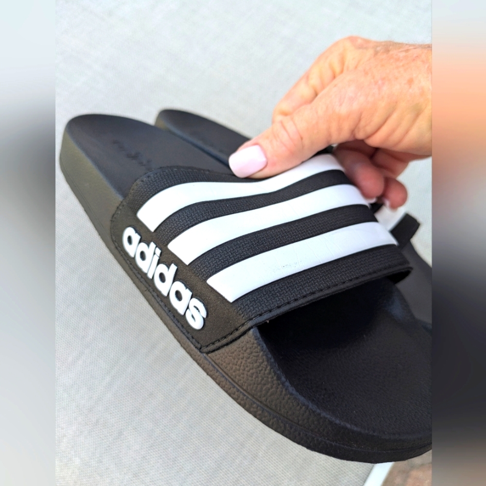 NWT Adidas Adilette Men's 6 Women's 8